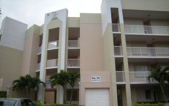 2541 North Nob Hill Road, Unit 206 Sunrise, FL 33322 - Photo 18 of 44