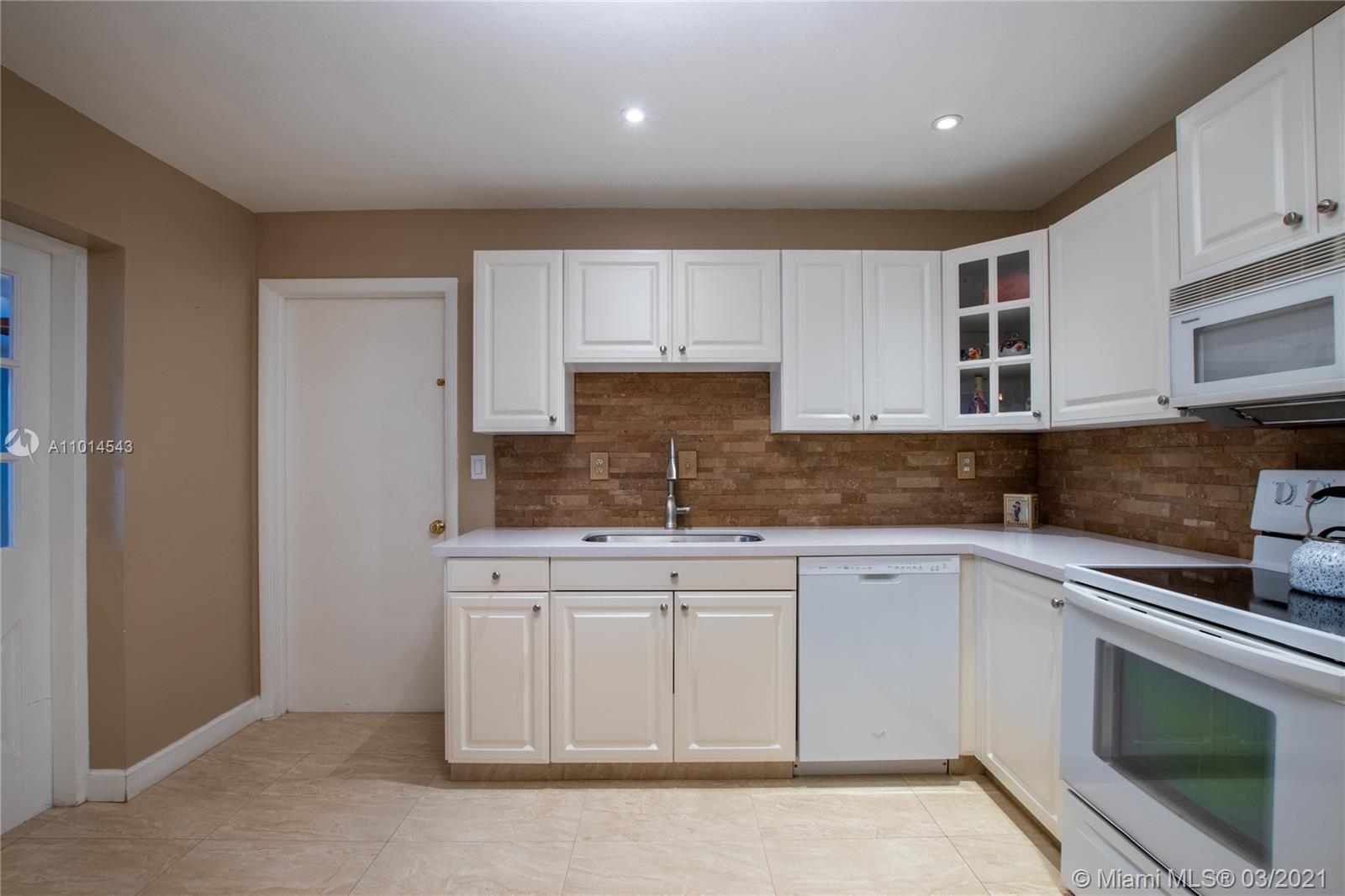 7740 Southwest 146th Road Miami, FL 33183 - Photo 13 of 37