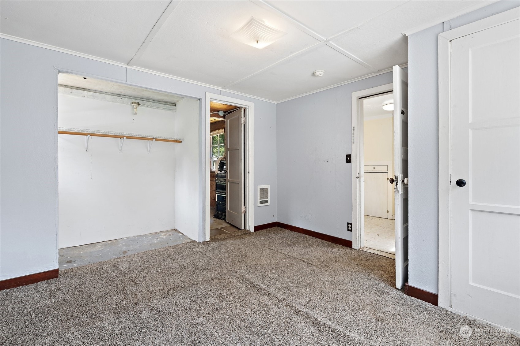 2515 Rocky Point Road Northwest Bremerton, WA 98312 - Photo 11 of 29