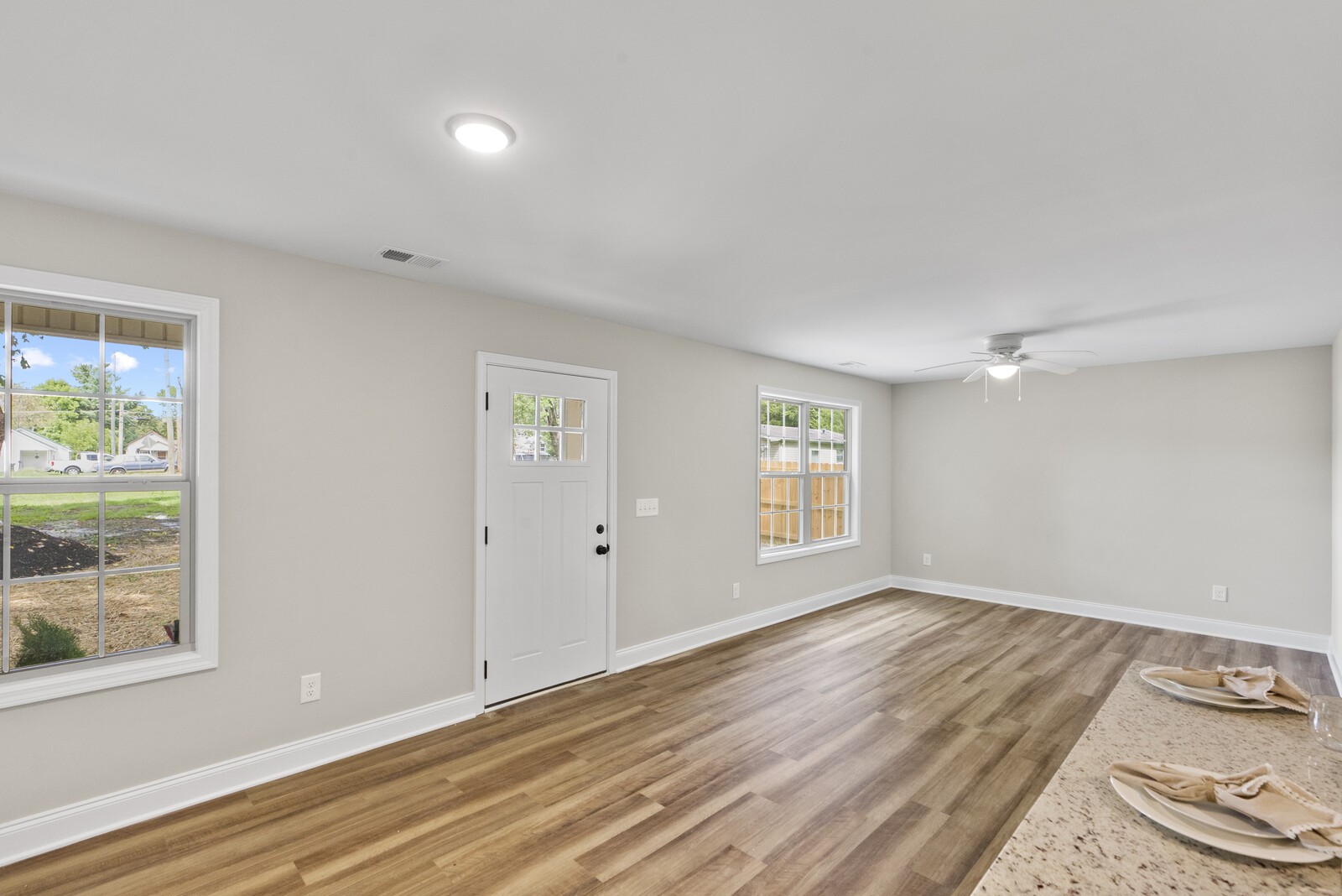 2048 Rice Street Springfield, TN 37172 - Photo 3 of 13 Gallery Image 3
