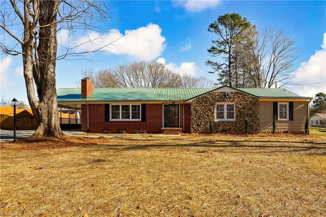 $319,000 | 123 Sharon Drive, Lexington, NC 27292