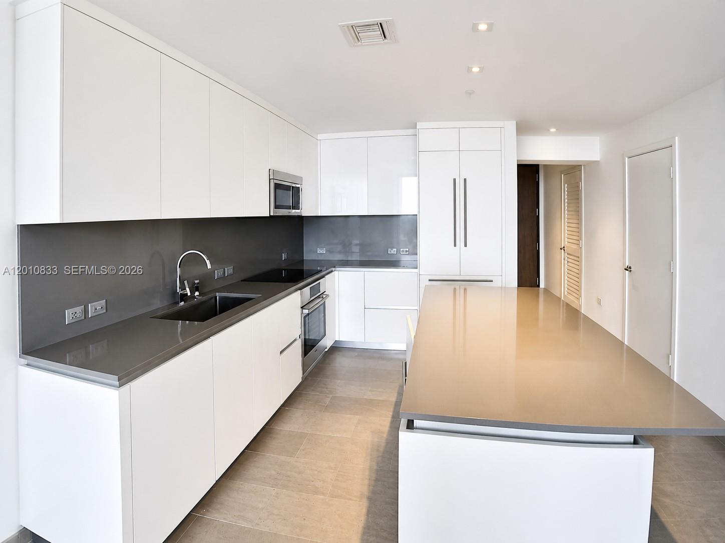 88 Southwest 7th Street, Unit 2206 Miami, FL 33130 - Photo 13 of 44