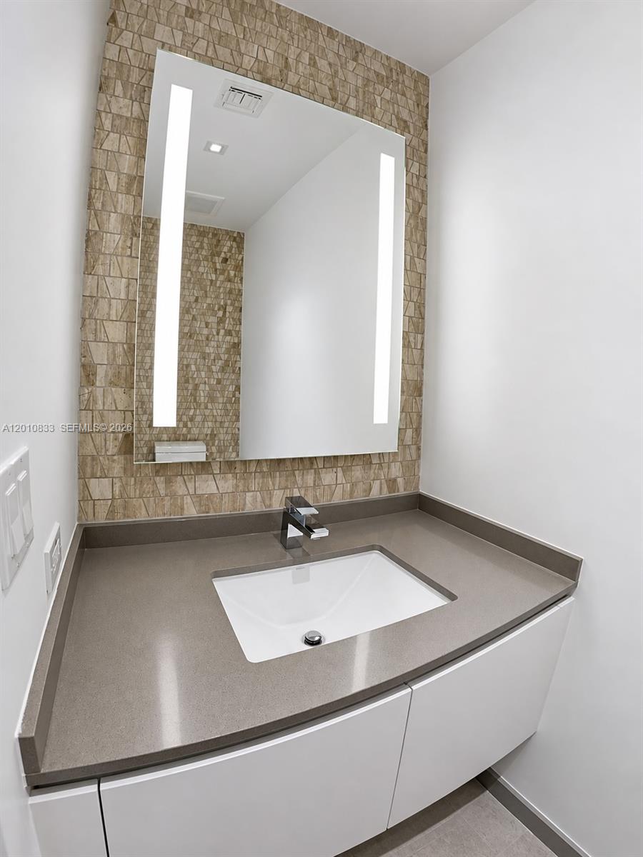 88 Southwest 7th Street, Unit 2206 Miami, FL 33130 - Photo 18 of 44