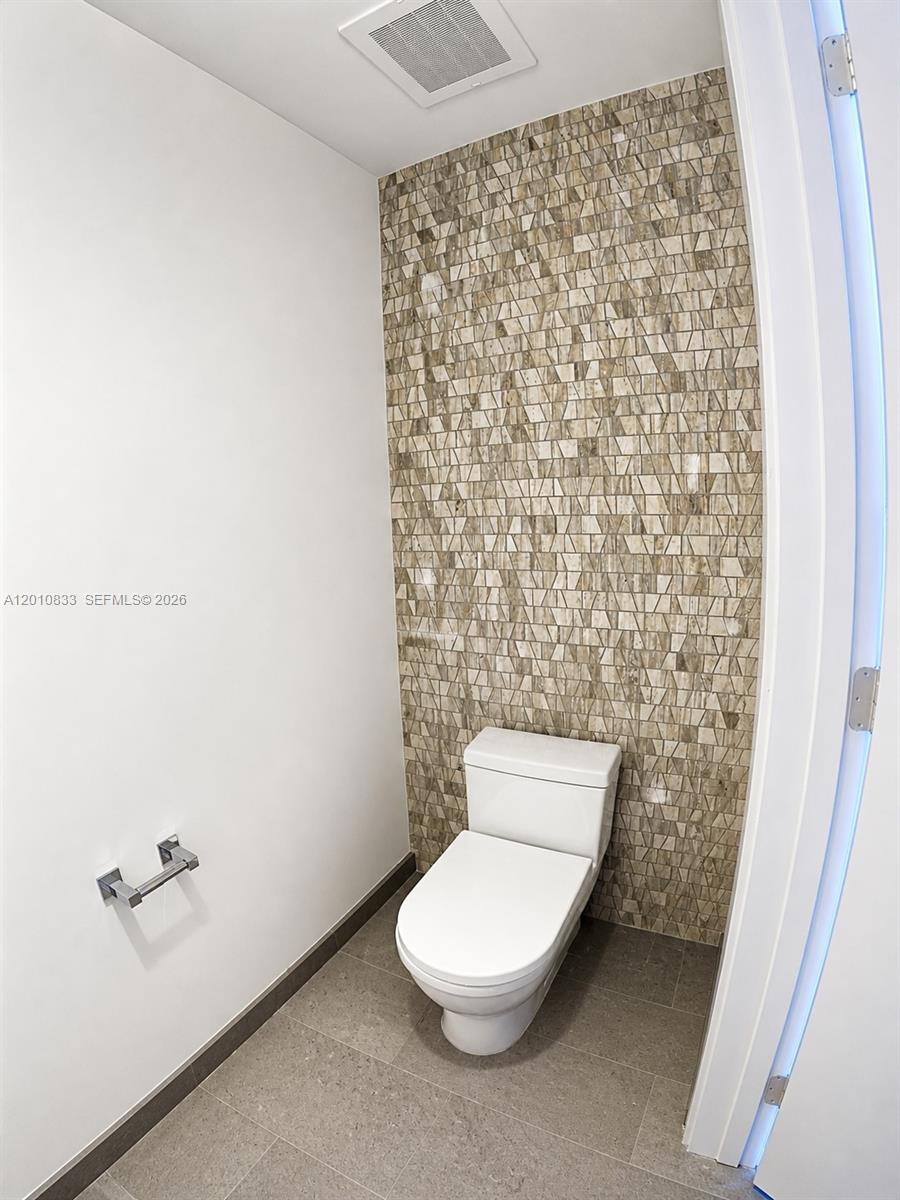 88 Southwest 7th Street, Unit 2206 Miami, FL 33130 - Photo 20 of 44