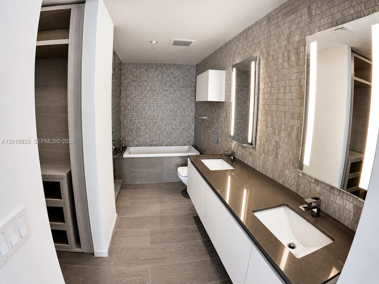 88 Southwest 7th Street, Unit 2206 Miami, FL 33130 - Photo 23 of 44