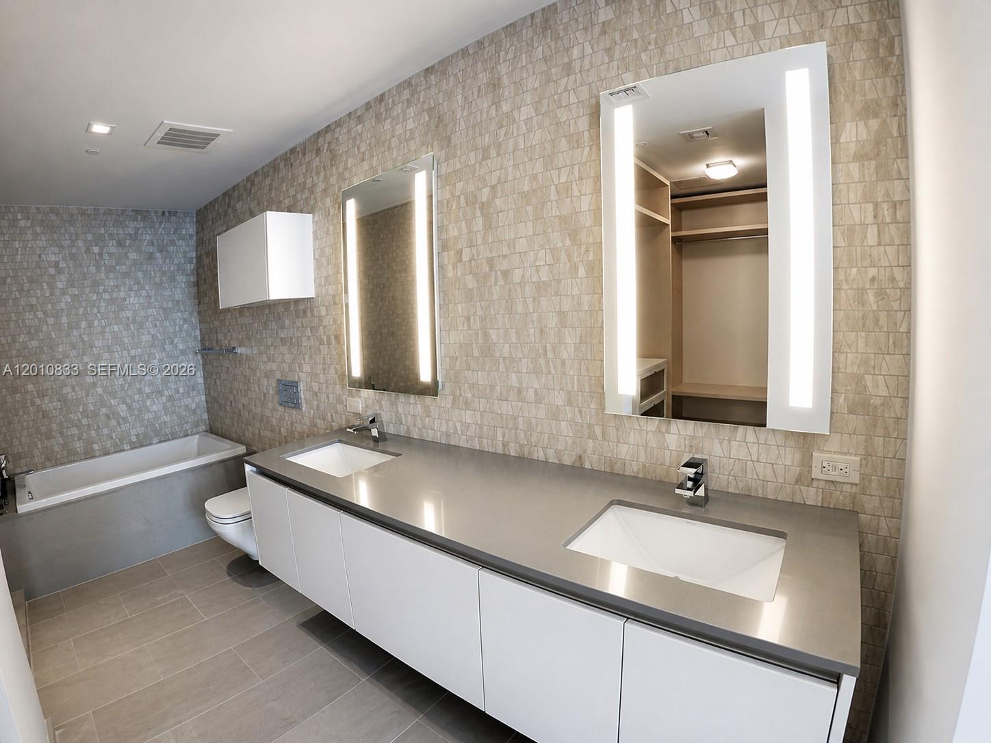 88 Southwest 7th Street, Unit 2206 Miami, FL 33130 - Photo 25 of 44