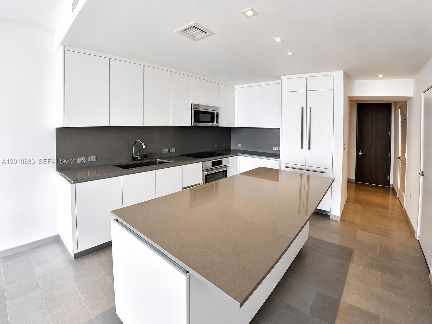 88 Southwest 7th Street, Unit 2206 Miami, FL 33130 - Photo 8 of 44