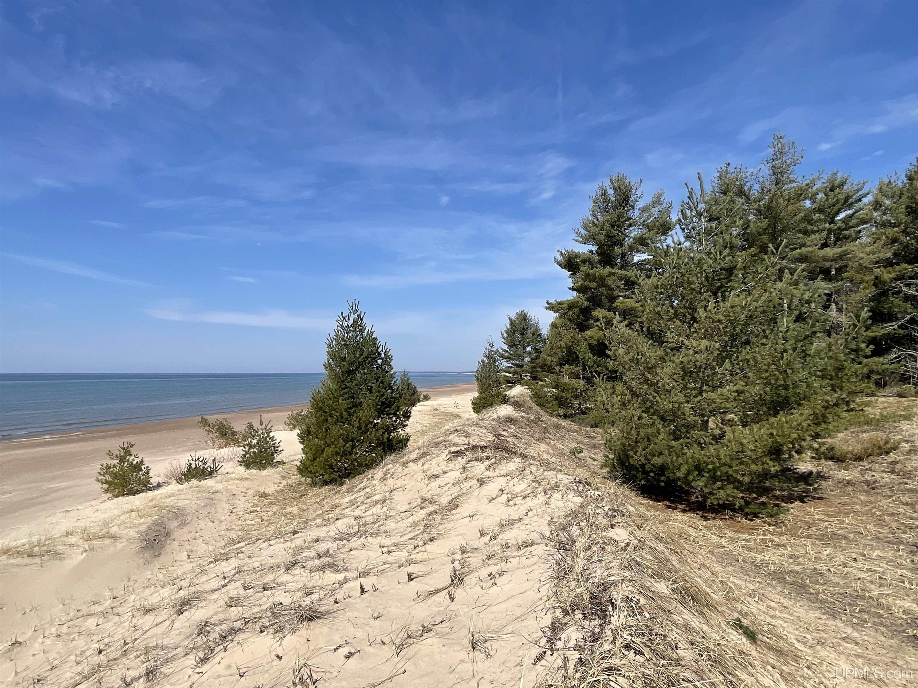 402 Top O' Lake Road Gulliver, MI 49840 - Photo 16 of 33