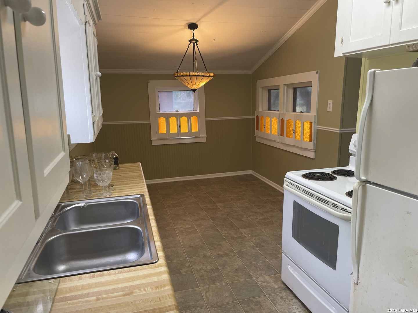 2277 Highway 16 Jourdanton, TX 78026 - Photo 5 of 7