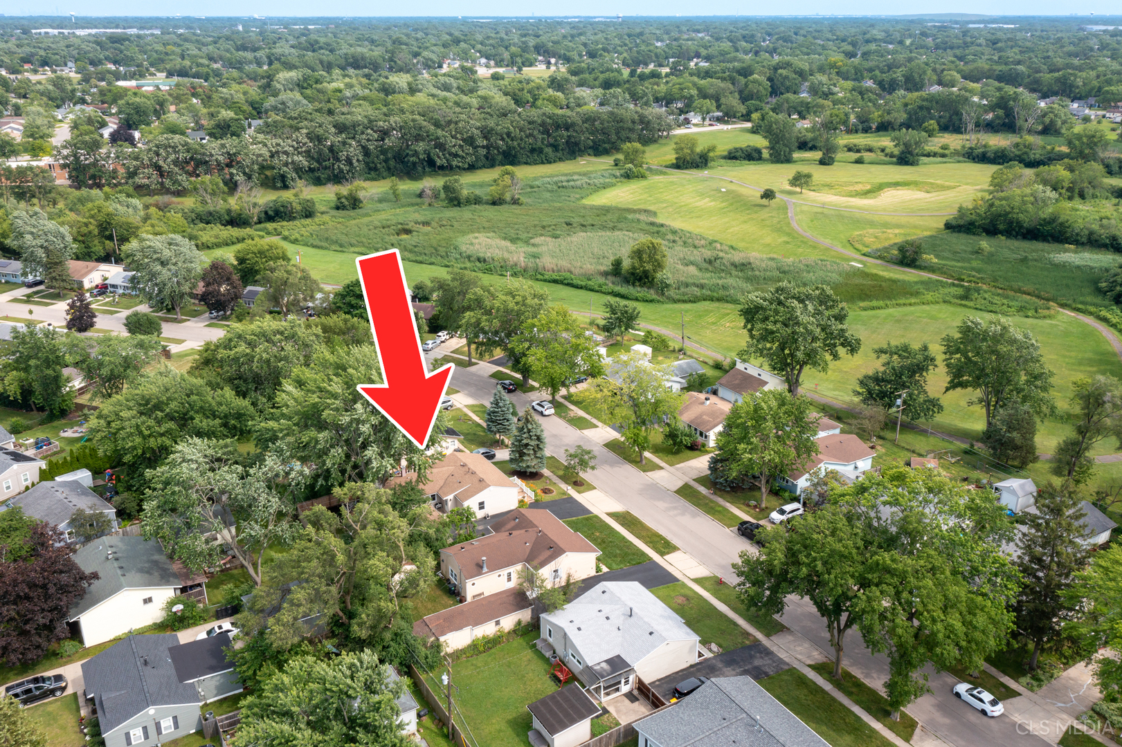 110 Cedar Circle Streamwood, IL 60107 - Photo 26 of 28 an aerial view of residential houses with outdoor space and swimming pool