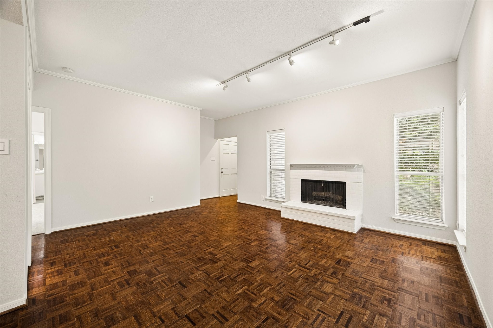 718 Bering Drive, Unit B Houston, TX 77057 - Photo 4 of 25