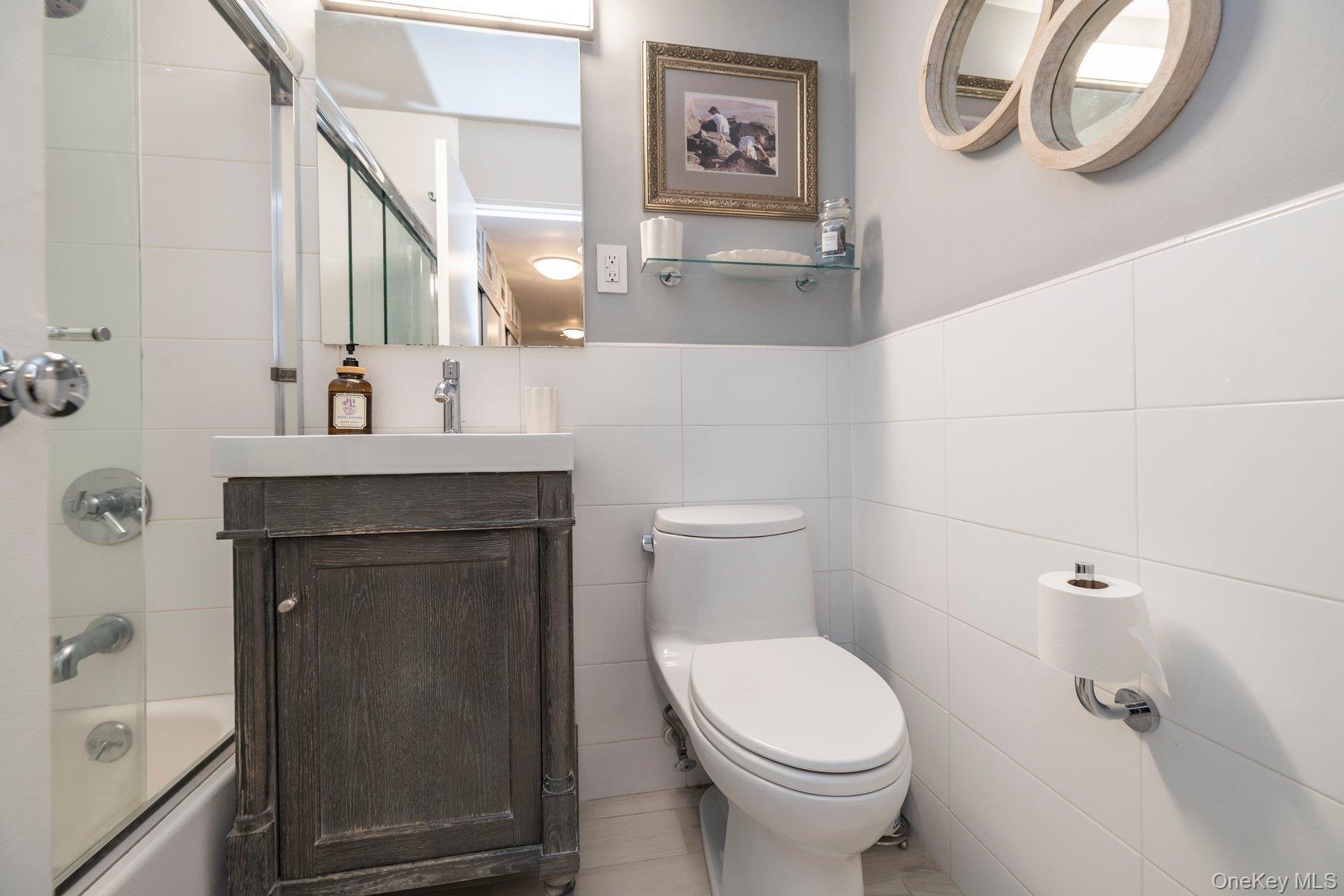 430 Shore Road, Unit 2E Long Beach, NY 11561 - Photo 13 of 19