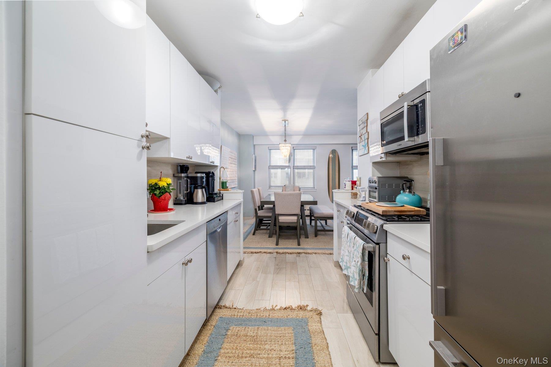 430 Shore Road, Unit 2E Long Beach, NY 11561 - Photo 8 of 19