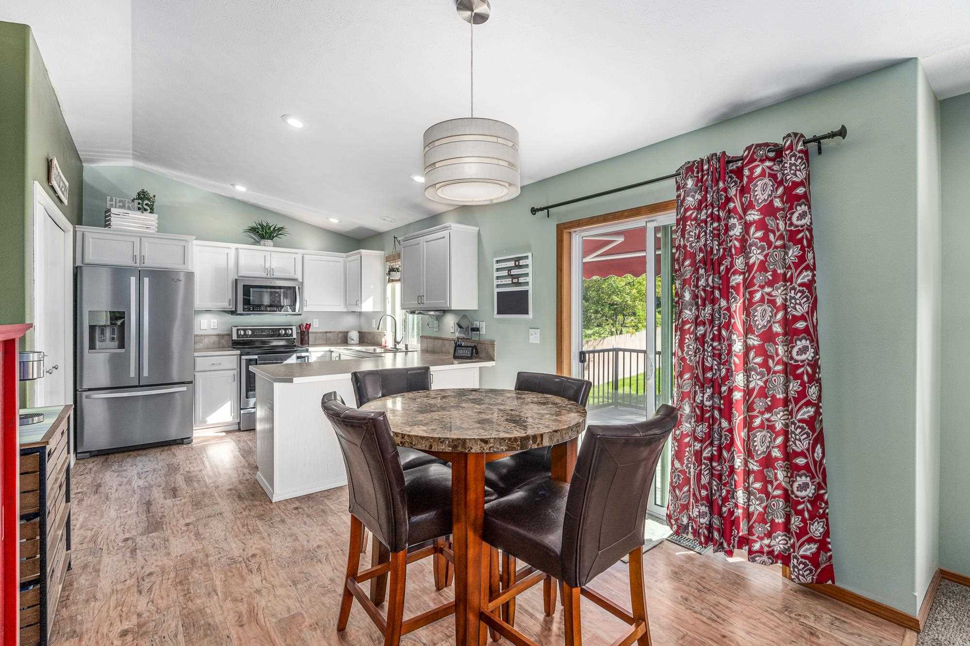 15302 North Chesapeake Road Mead, WA 99021 - Photo 5 of 45 Gallery Image 5