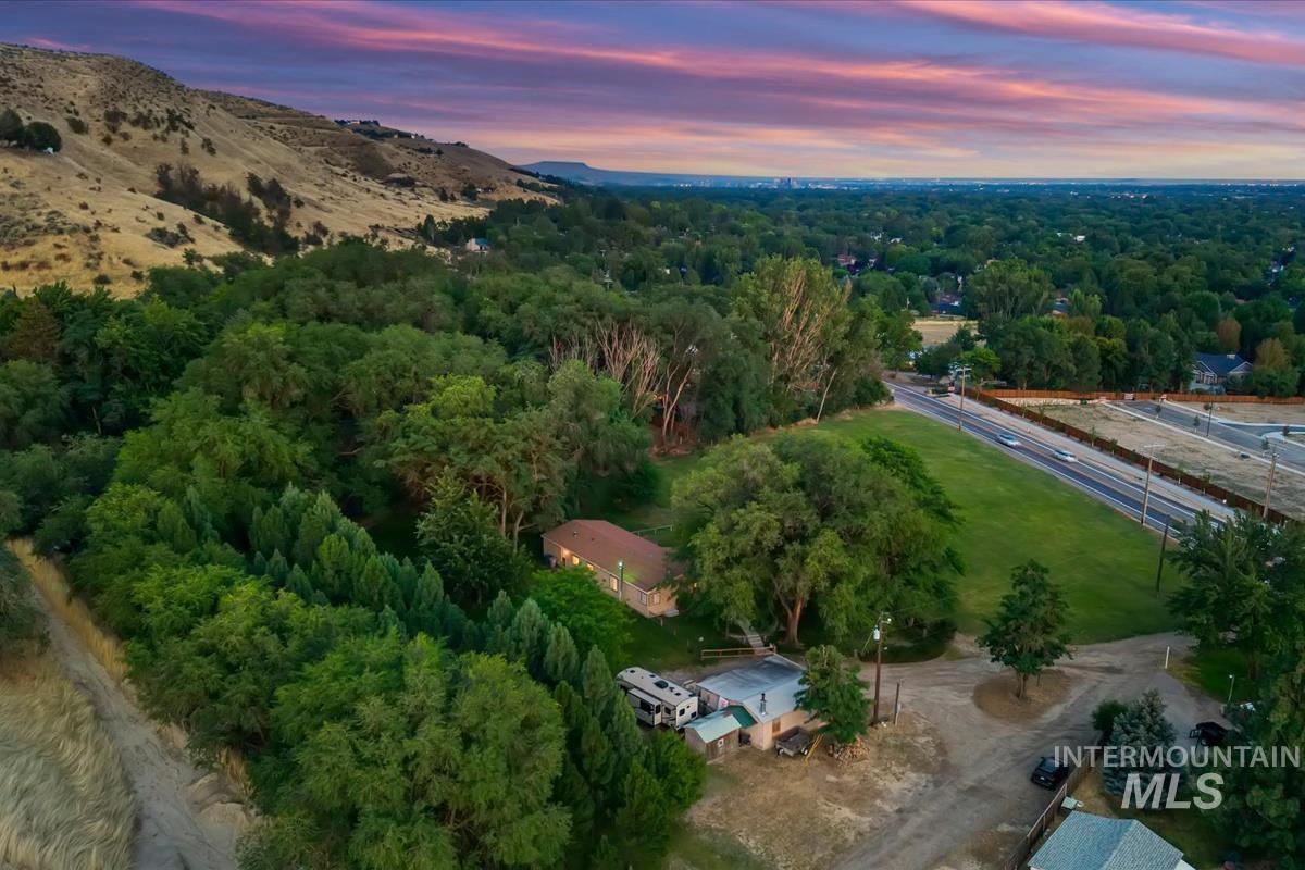 5758 West Hill Road Boise, ID 83703 - Photo 22 of 39 Gallery Image 22