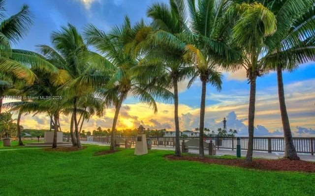 $939,900 | 1660 Northeast 25th Avenue, Pompano Beach, FL 33062