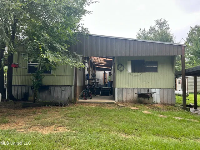 $59,900 | 2165 South Harmony Road, Crystal Springs, MS 39059