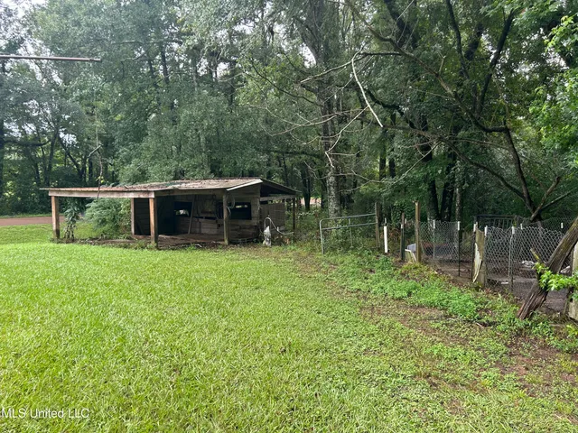 $59,900 | 2165 South Harmony Road, Crystal Springs, MS 39059