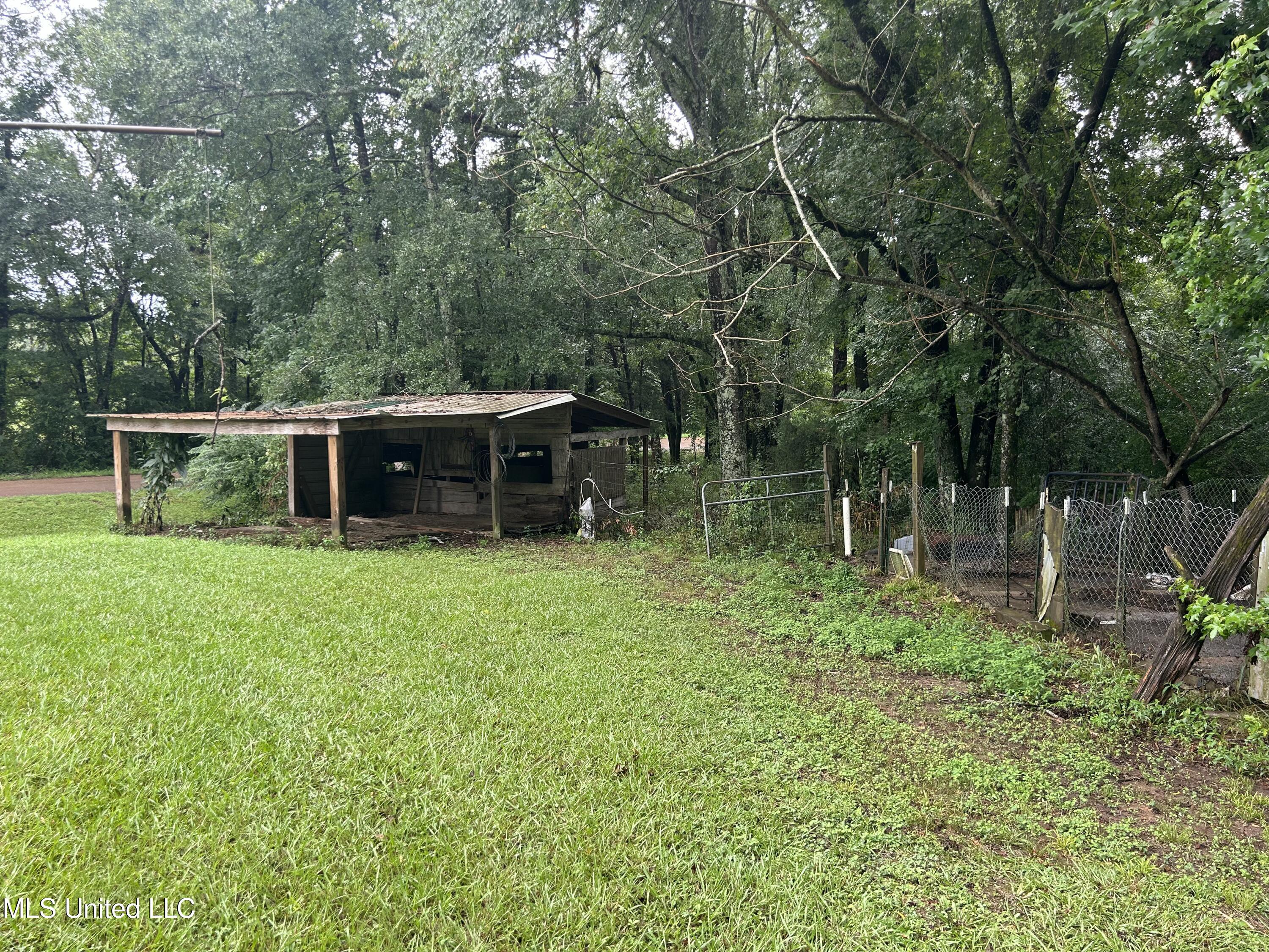 2165 South Harmony Road Crystal Springs, MS 39059 - Photo 5 of 17 IMG_6867 2