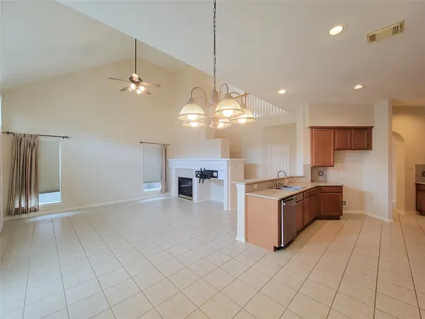 $2,750 | 2622 Katie Harbor Drive, Manvel, TX 77578