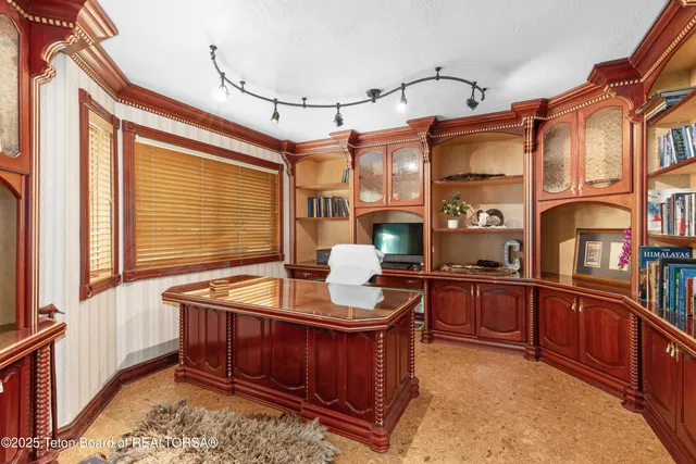 $2,395,000 | 1255 Lost Creek Road, Thayne, WY 83127