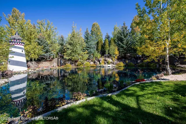 $2,395,000 | 1255 Lost Creek Road, Thayne, WY 83127