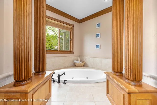 $2,395,000 | 1255 Lost Creek Road, Thayne, WY 83127