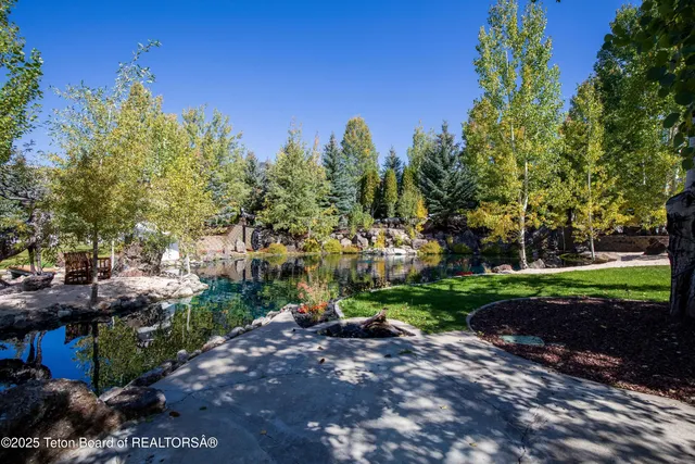 $2,395,000 | 1255 Lost Creek Road, Thayne, WY 83127