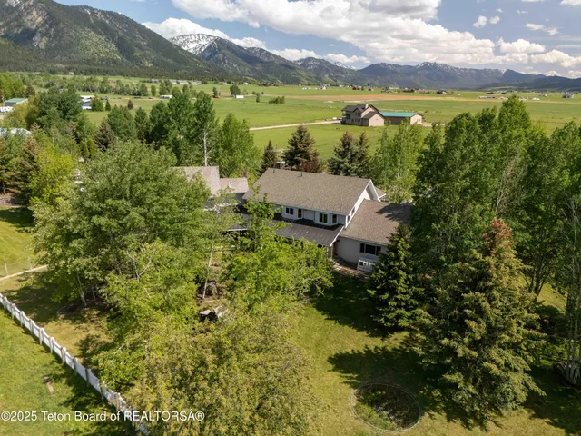 $2,395,000 | 1255 Lost Creek Road, Thayne, WY 83127