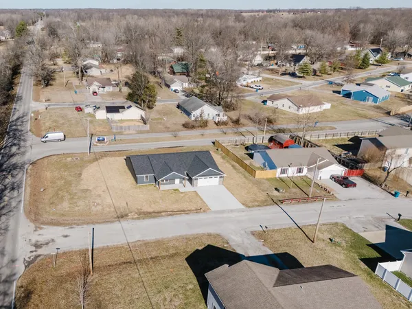$289,900 | 102 Townhouse Drive, Cambria, IL 62915