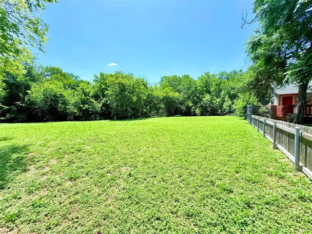 $180,000 | 1216 West Clarendon Drive, Dallas, TX 75208