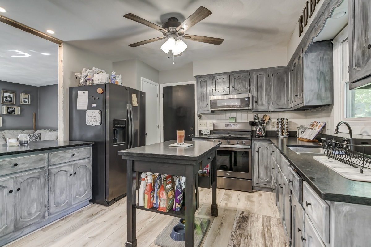 5653 Oak Crest Road Springfield, IL 62707 - Photo 8 of 22