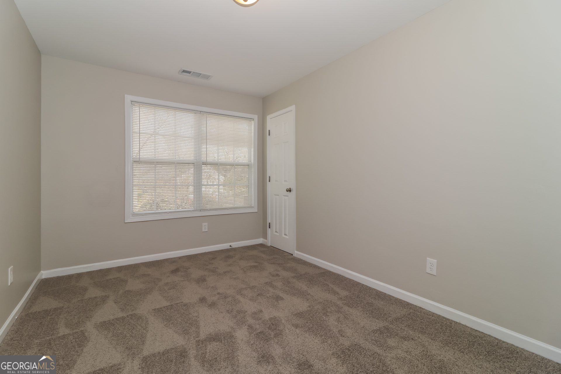 2 Wingfoot Trail Cartersville, GA 30120 - Photo 12 of 18 an empty room with windows