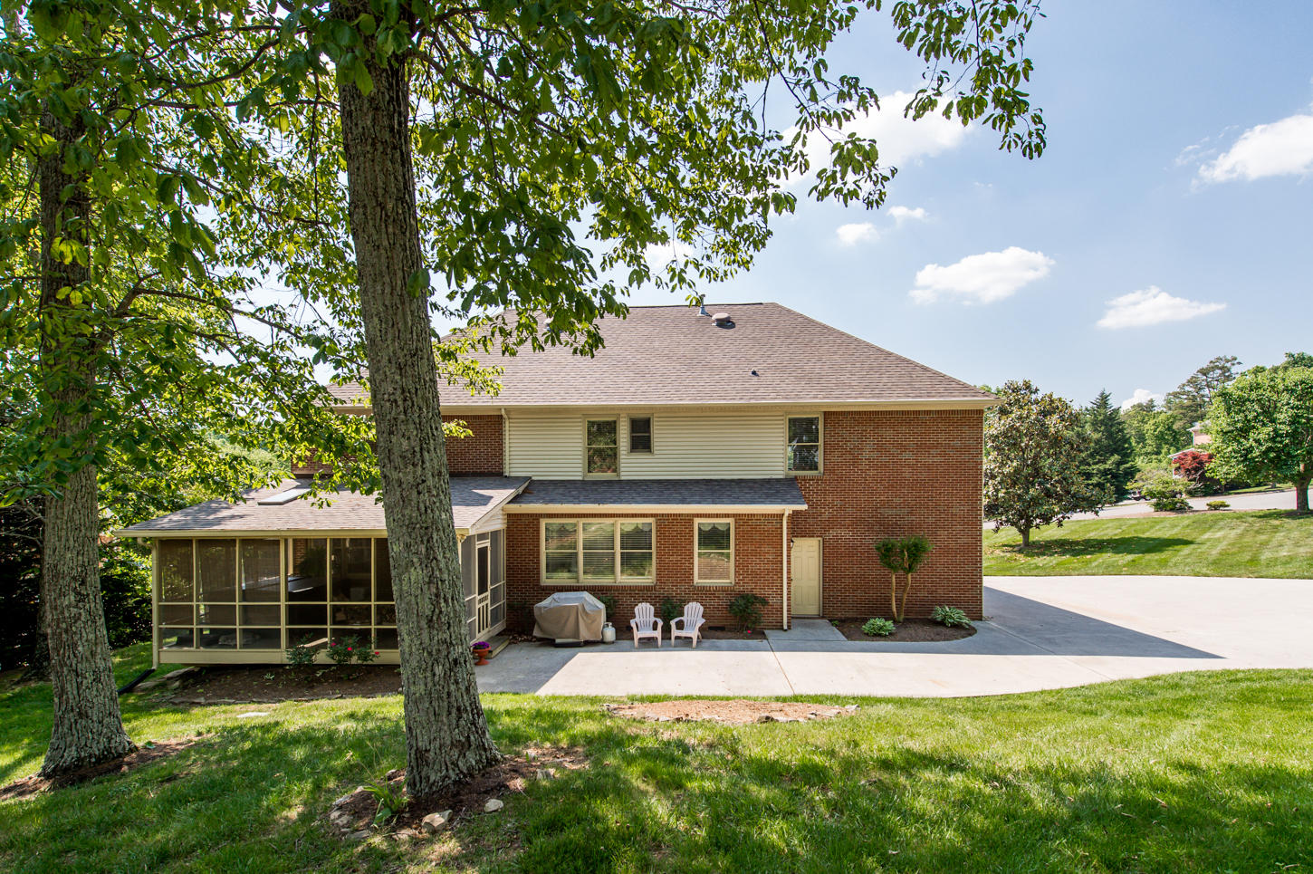 648 Tree Ridge Road Knoxville, TN 37922 - Photo 33 of 35 Screened in Porch, Grilling area