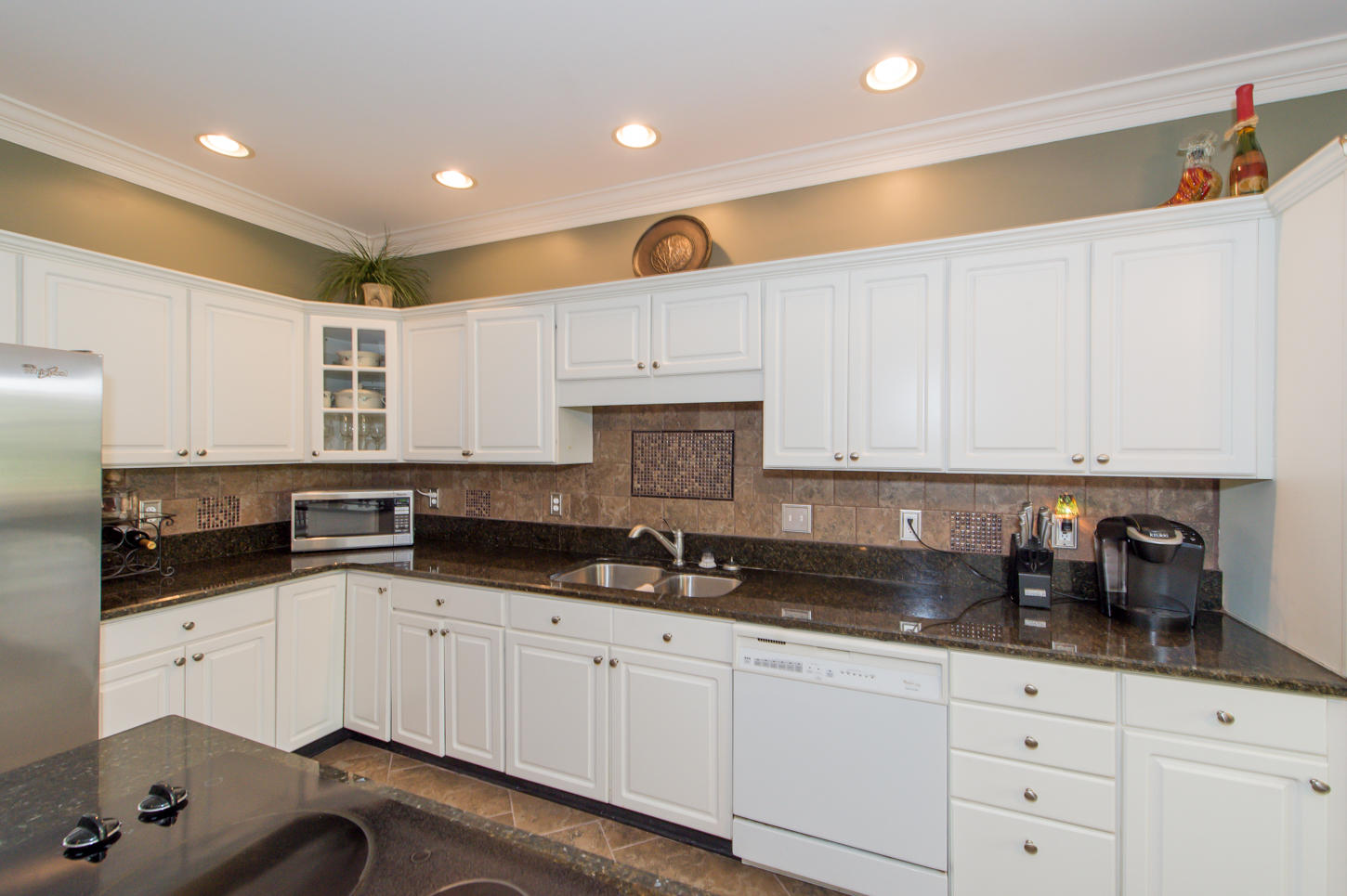 648 Tree Ridge Road Knoxville, TN 37922 - Photo 8 of 35 Loads of kitchen cabinets