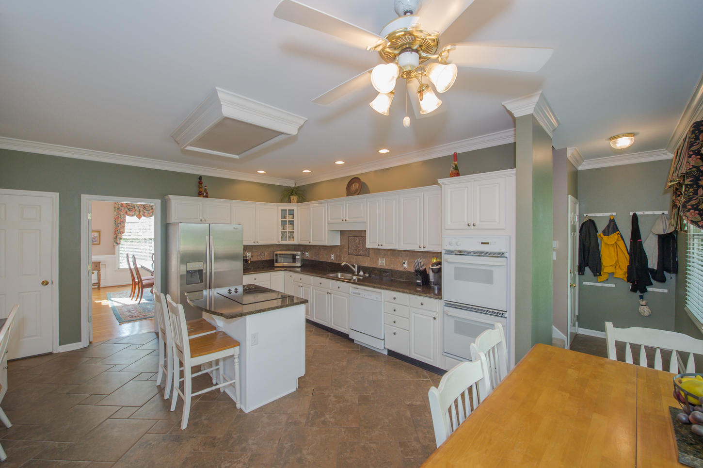 648 Tree Ridge Road Knoxville, TN 37922 - Photo 10 of 35 Great eat in kitchen