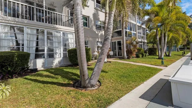 $275,000 | 1100 Southwest 12th Court, Unit 109, Fort Lauderdale, FL 33315
