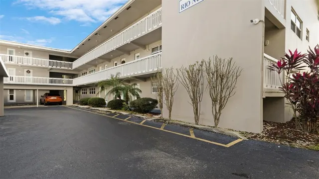 $275,000 | 1100 Southwest 12th Court, Unit 109, Fort Lauderdale, FL 33315