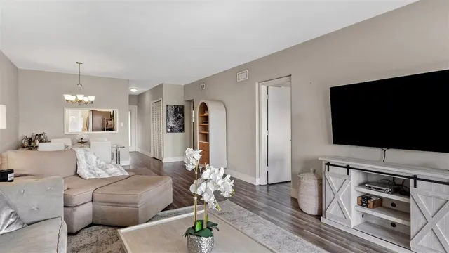 $275,000 | 1100 Southwest 12th Court, Unit 109, Fort Lauderdale, FL 33315