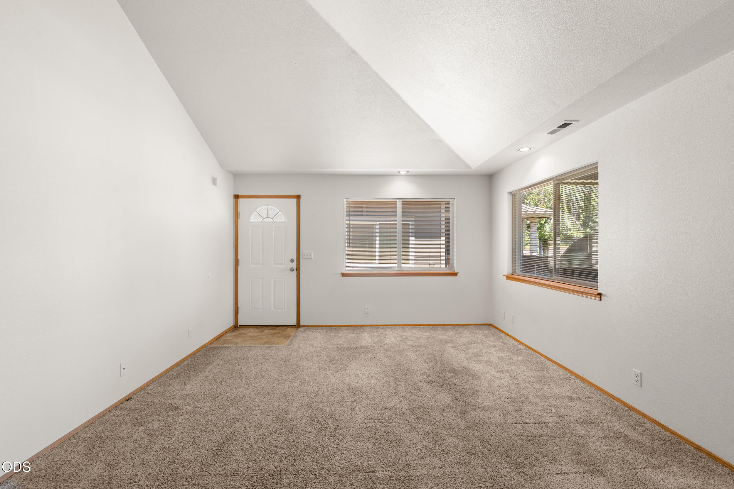 1207 Springbrook Road Medford, OR 97504 - Photo 7 of 25