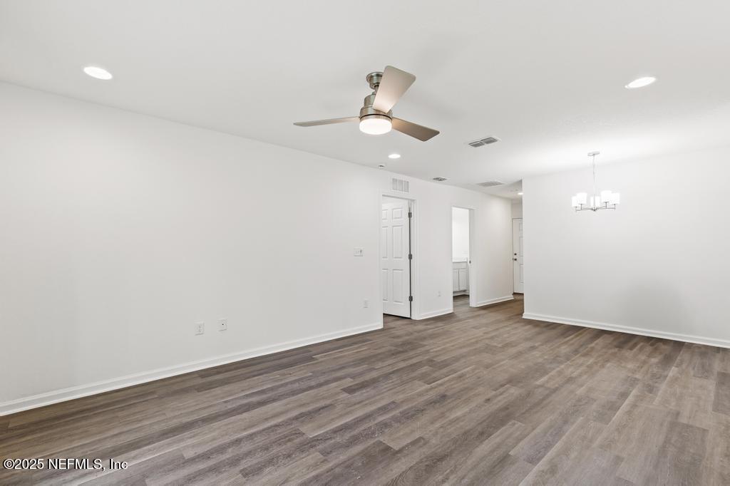 5958 Moncrief Road West Jacksonville, FL 32219 - Photo 15 of 27 Living Room