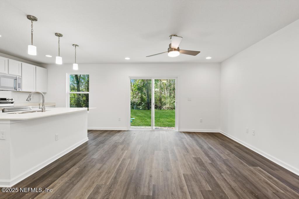 5958 Moncrief Road West Jacksonville, FL 32219 - Photo 8 of 27 Lots of Natural light