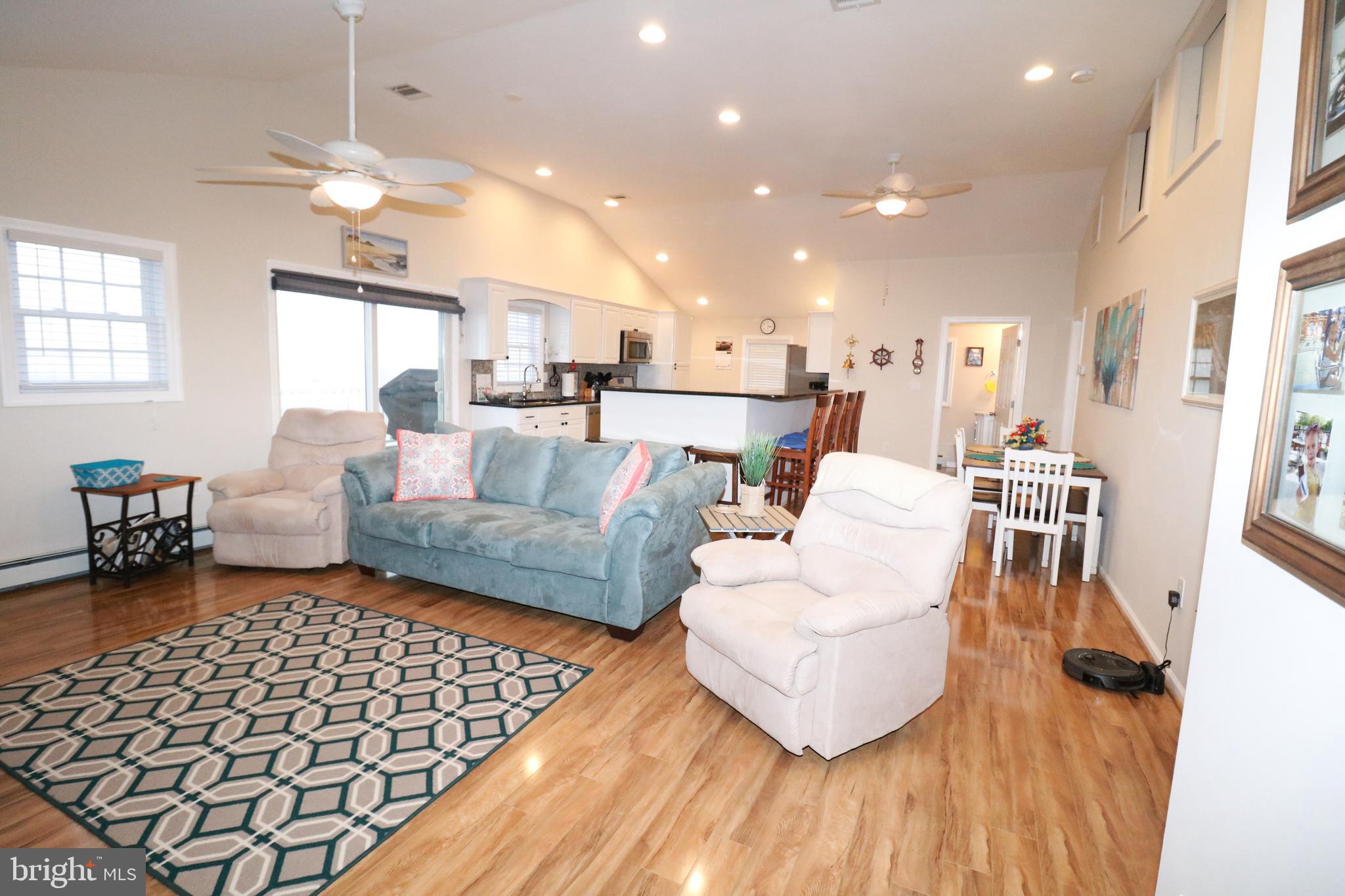 345 Kingfisher Road Tuckerton, NJ 08087 - Photo 14 of 40 Open floor plan with soaring ceilings.