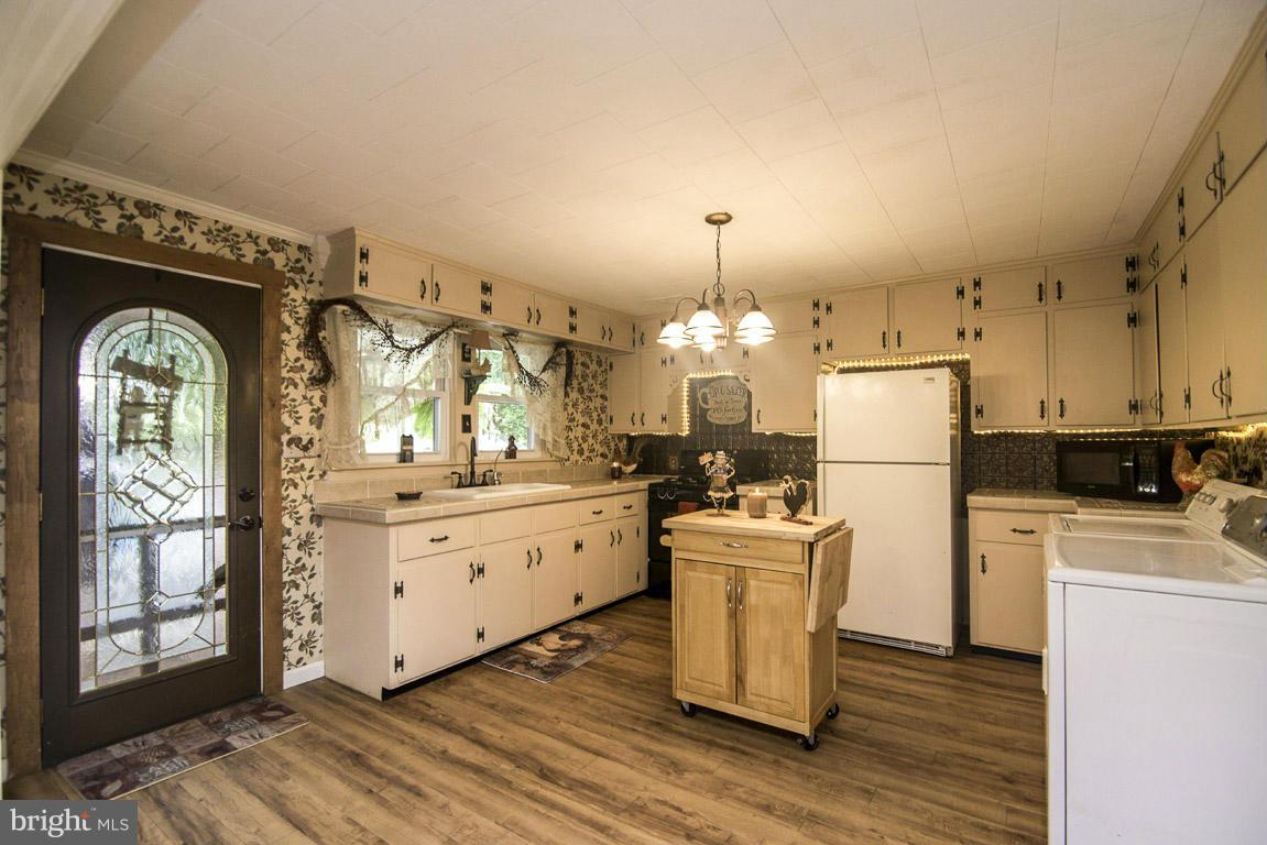 3950 Ady Road Pylesville, MD 21154 - Photo 2 of 26 Kitchen