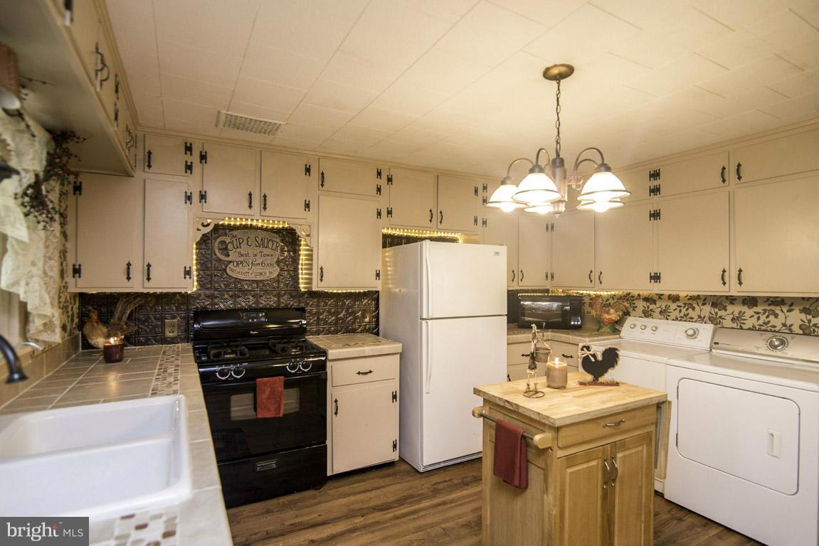 3950 Ady Road Pylesville, MD 21154 - Photo 6 of 26 Kitchen