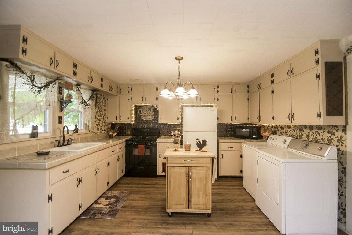 3950 Ady Road Pylesville, MD 21154 - Photo 7 of 26 Kitchen
