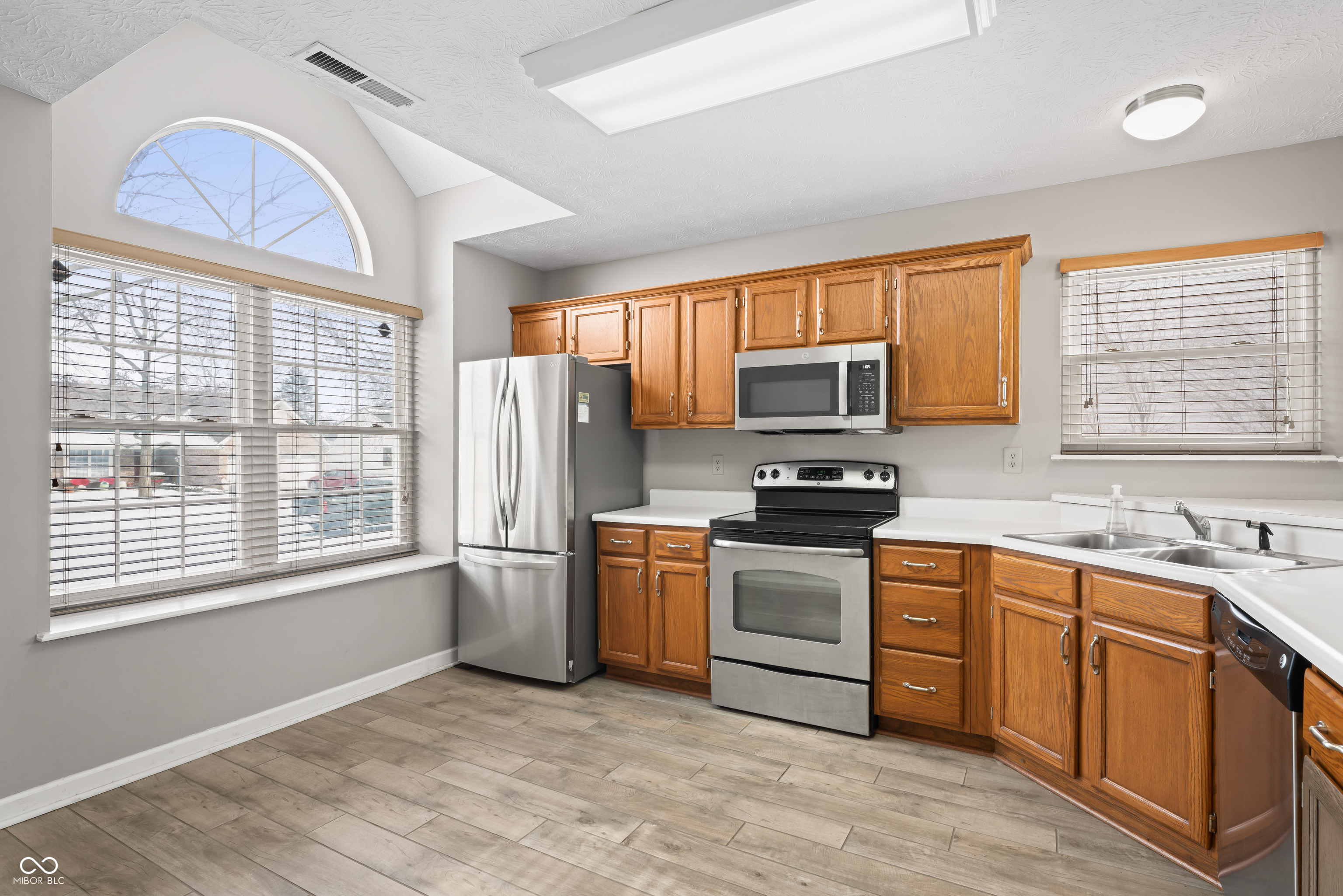 6751 Wild Cherry Drive Fishers, IN 46038 - Photo 11 of 25