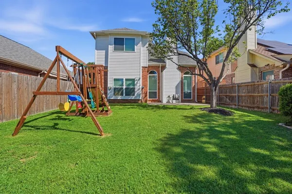 $389,999 | 2316 Leafy Glen Court, Bedford, TX 76022