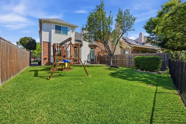 $389,999 | 2316 Leafy Glen Court, Bedford, TX 76022