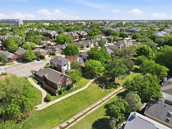 $389,999 | 2316 Leafy Glen Court, Bedford, TX 76022